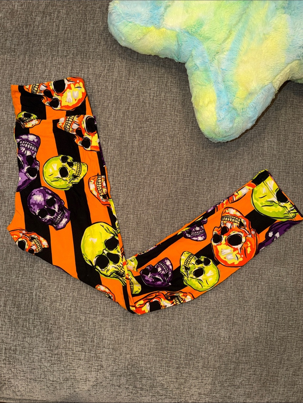Lularoe Skull Leggings